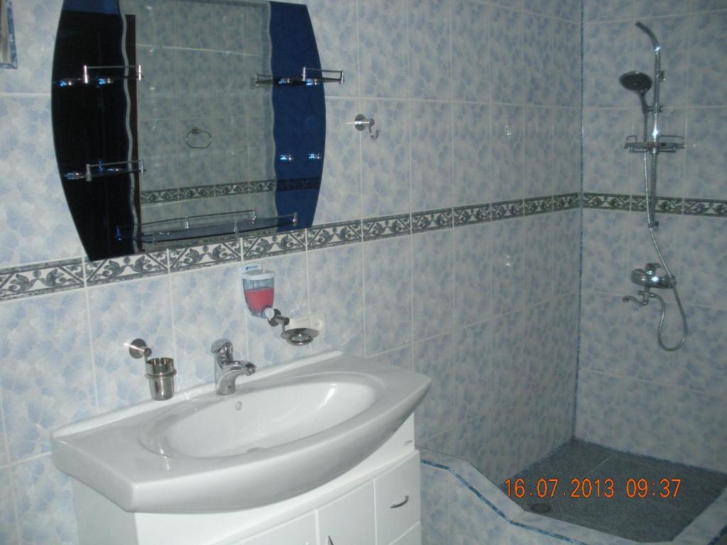 Hotel Edemi Kutaissi Zimmer foto